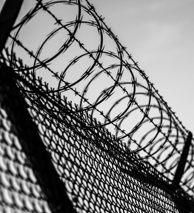 Commercial fencing services
